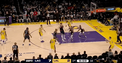 里夫斯，开局连得7分！快船vs湖人