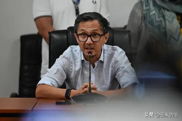 菲律宾公共工程与公路部部长文斯·迪宗周一为2019年东南亚运动会建设的基础设施项