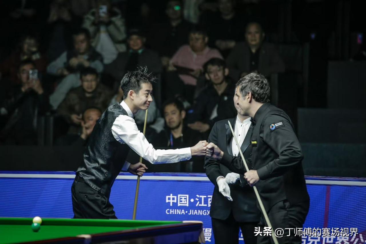 吴宜泽不敌奥沙利文赛后采访：“奥沙利文打进黑球之后过来告诉我，说这场比赛我没能赢
