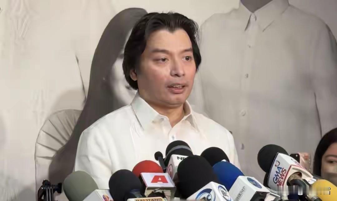 莎拉辩护团队直接给众议院检方上课，他们说莎拉在公开场合表态“血腥屠杀”，指的是她