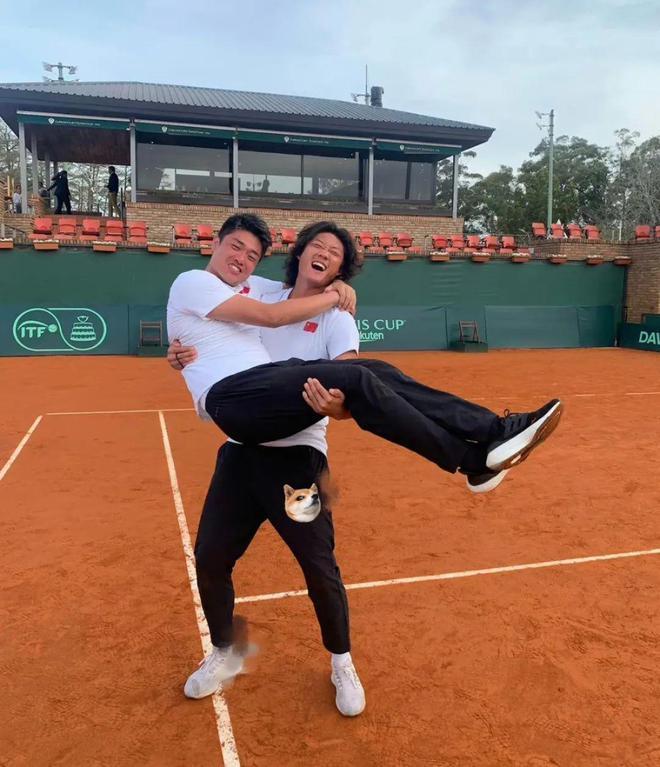 #张之臻晋级亚运会决赛##中国男网连续两届晋级男单决赛# 祝贺晋级亚运会男单决赛