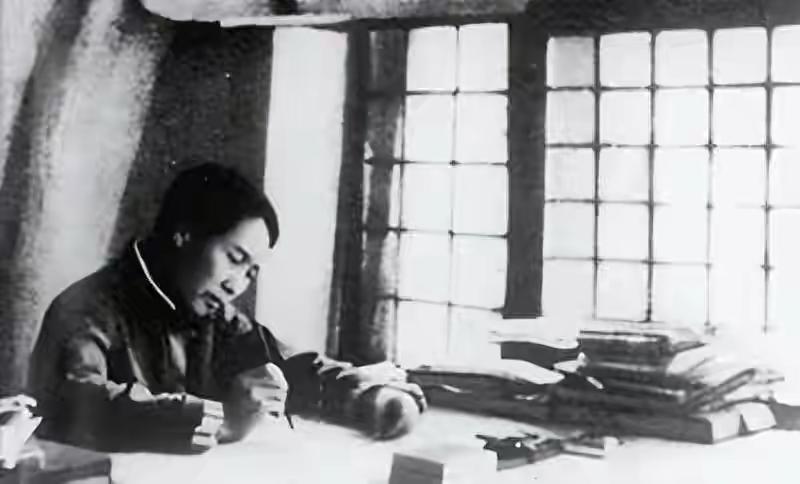 围歼35军时，毛主席很不满意：得知前线指挥员是谁后，主席就亲自下场

1948年