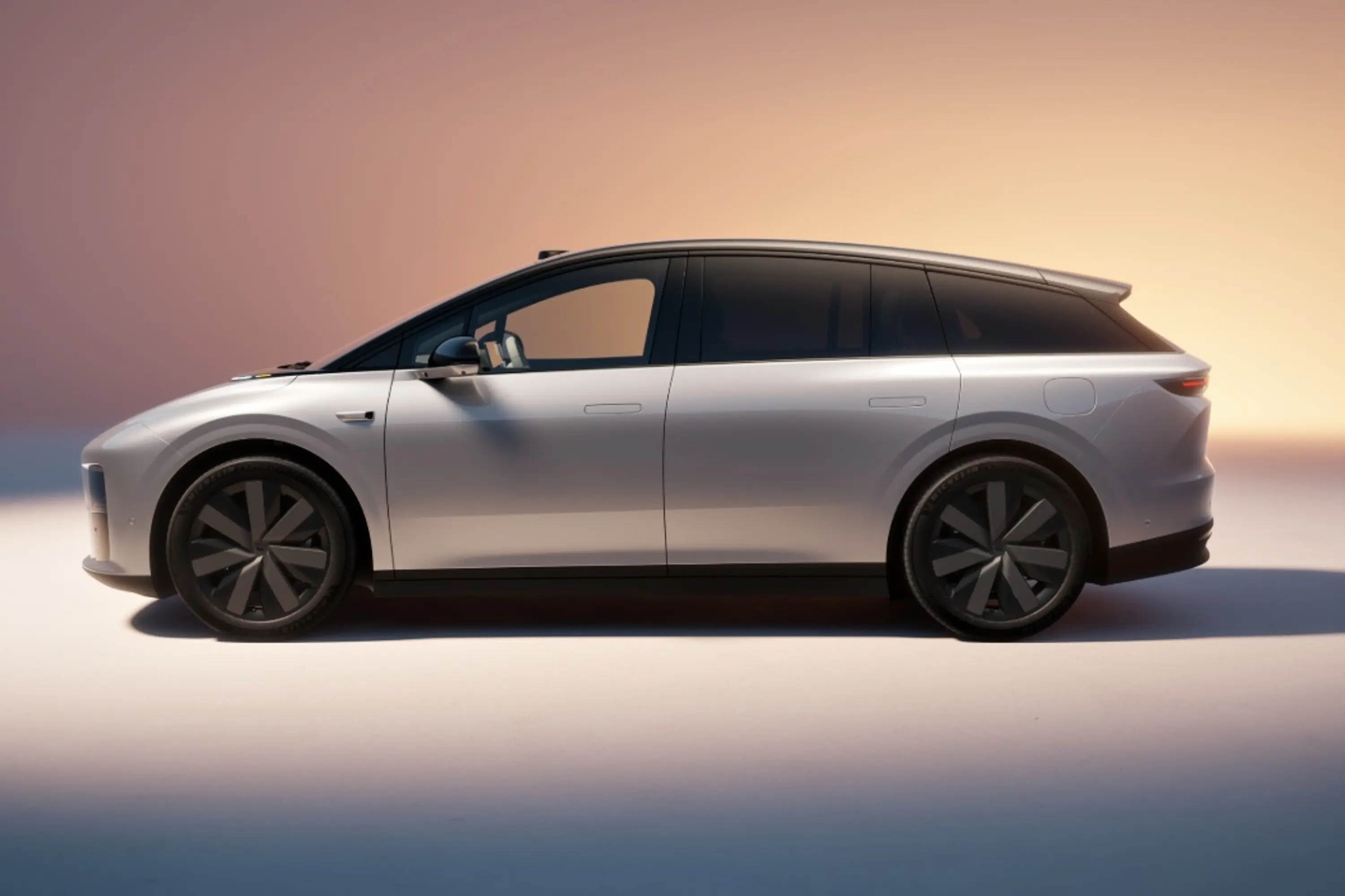 关注挺久这台车，真心懂家用🤔试坐下来前后都舒服，后备箱连下沉区一起超能装，前备