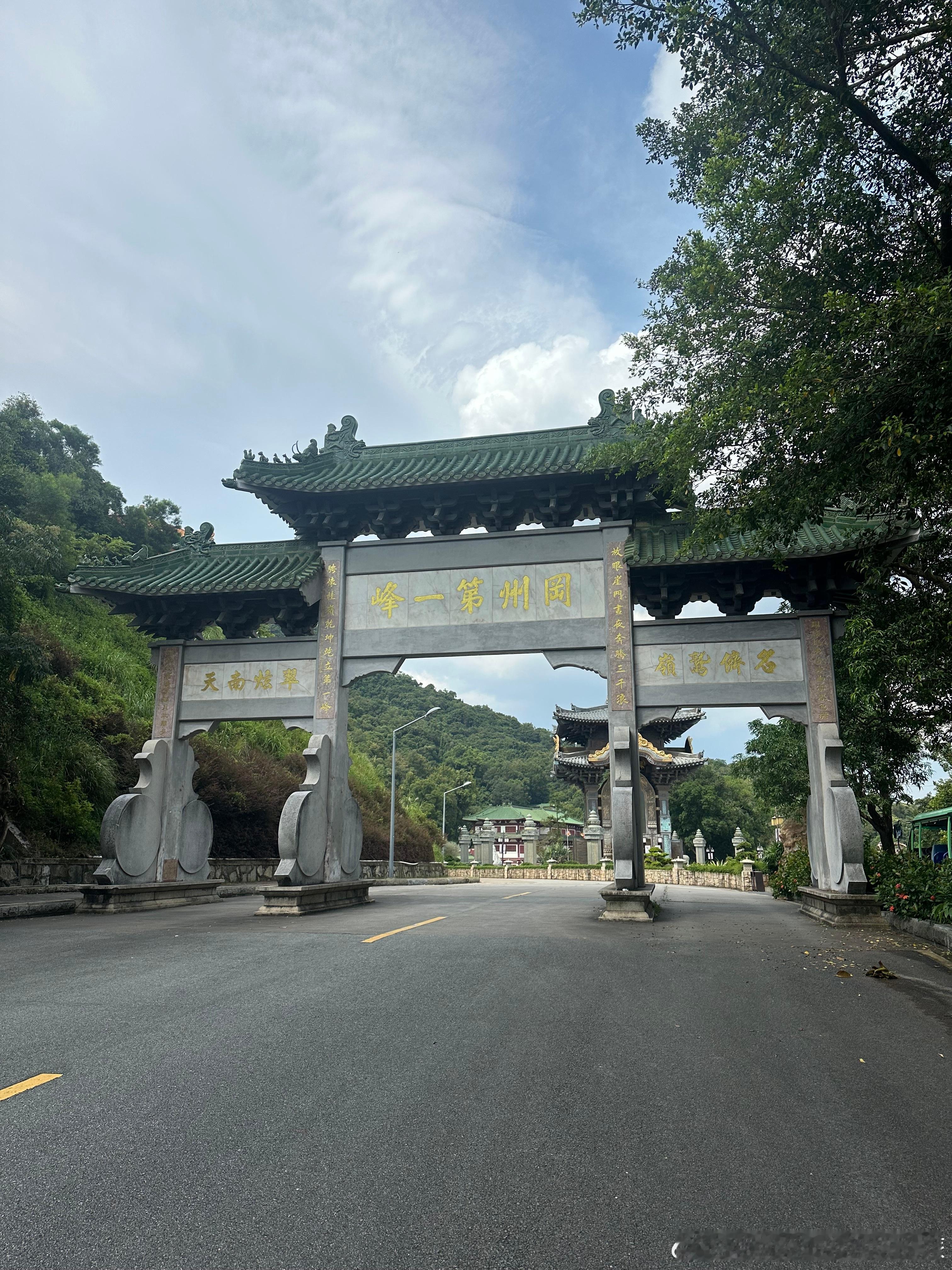 除了重生，不然即便重来一百次，结局依然如此。与其说年轻时不懂事，走到今天都是因果