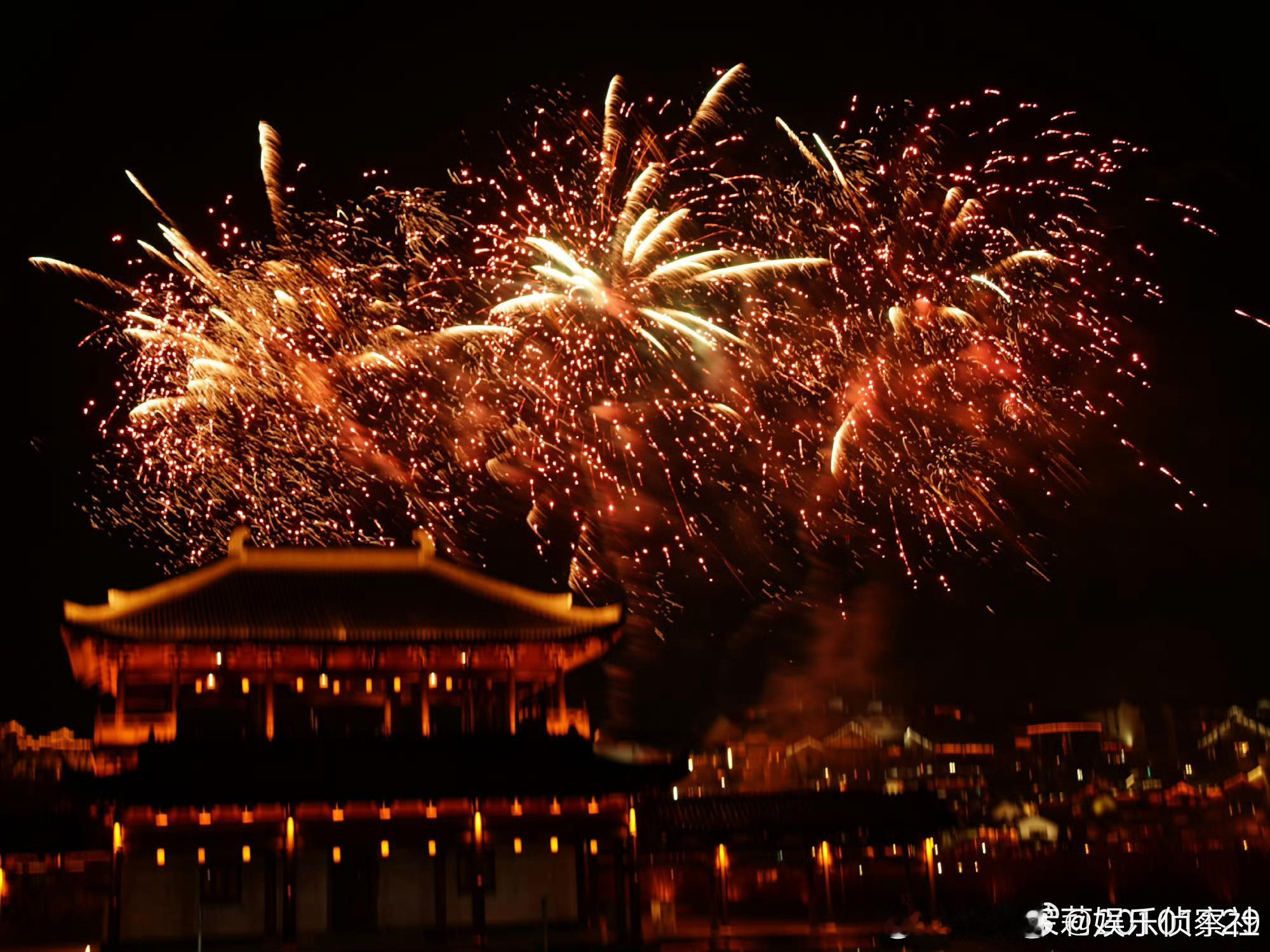 窑湖的烟花秀已经是nextlevel来宜兴看一场春日烟花宜兴窑湖的春日烟花秀，真