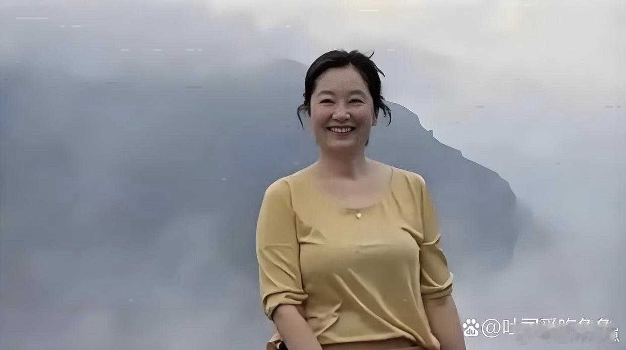 69岁林青霞太真实了！不做医美不刻意减肥，全程不装不作，照片里的状态就像真人站在