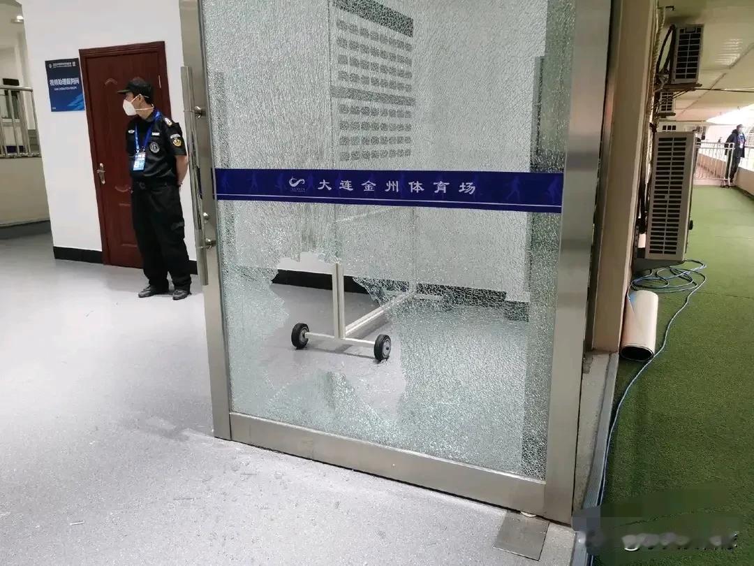 中超谁脚力最大，非徐新莫属！！[机智][机智]
2022年中超首轮，武汉长江以1