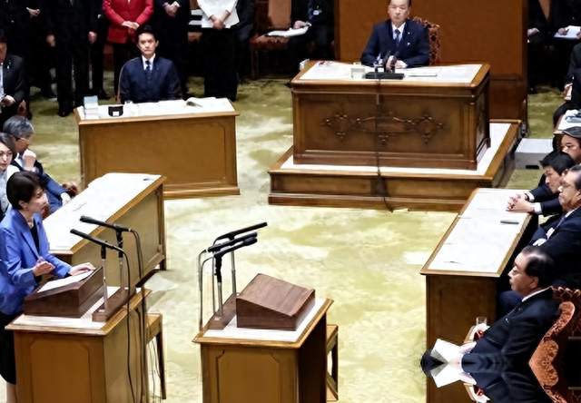 中国不消气，日本铁饭碗没了！内阁集体辞职，高市拿亲中派开刀？