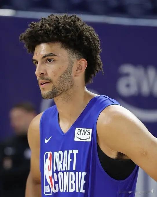 根据选秀机构DraftExpress报道，NBA 各支球队管理层内部的数据分析人