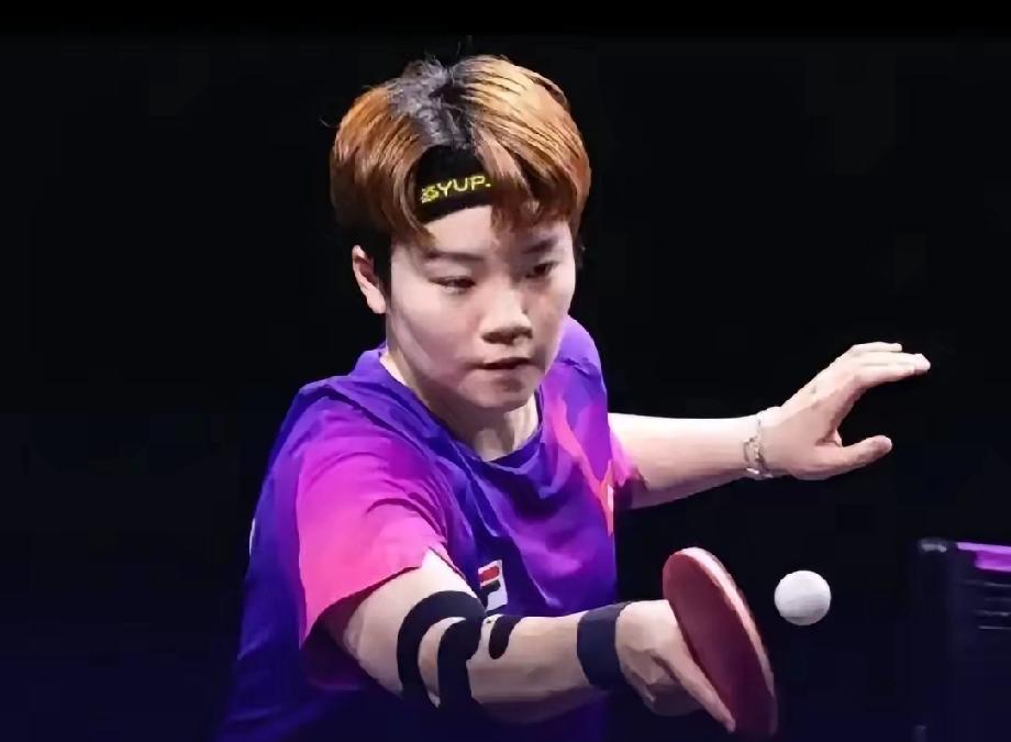 伦敦世乒赛淘汰赛快讯：在刚刚结束的世乒赛女团淘汰赛第一轮比赛中，中国香港女团经过