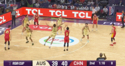 中国男篮“黄金一代”为何难以被超越 2025年8月18日凌晨，中国男篮时隔十年再