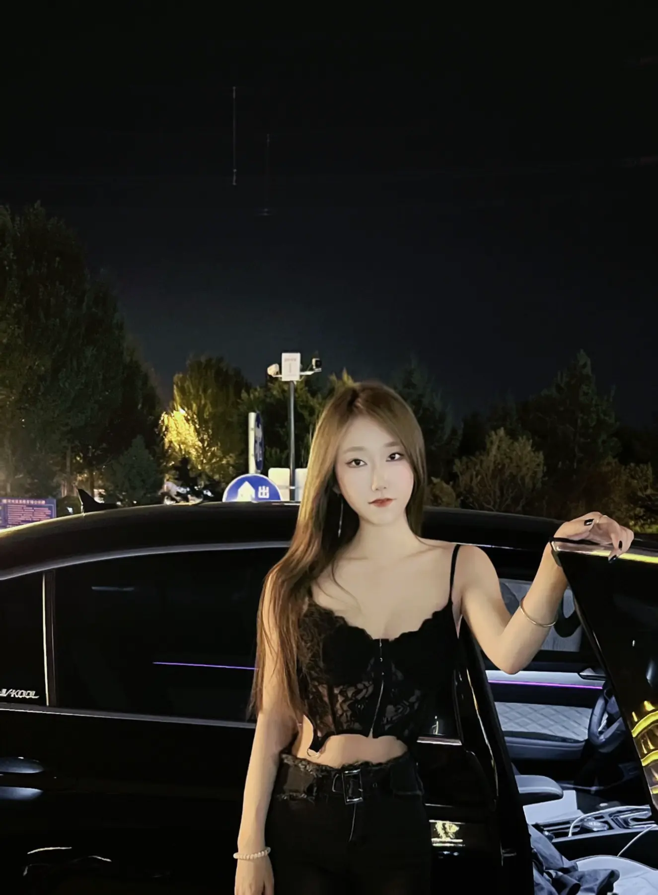 原来我在你心里的位置和她们一样 那我走了