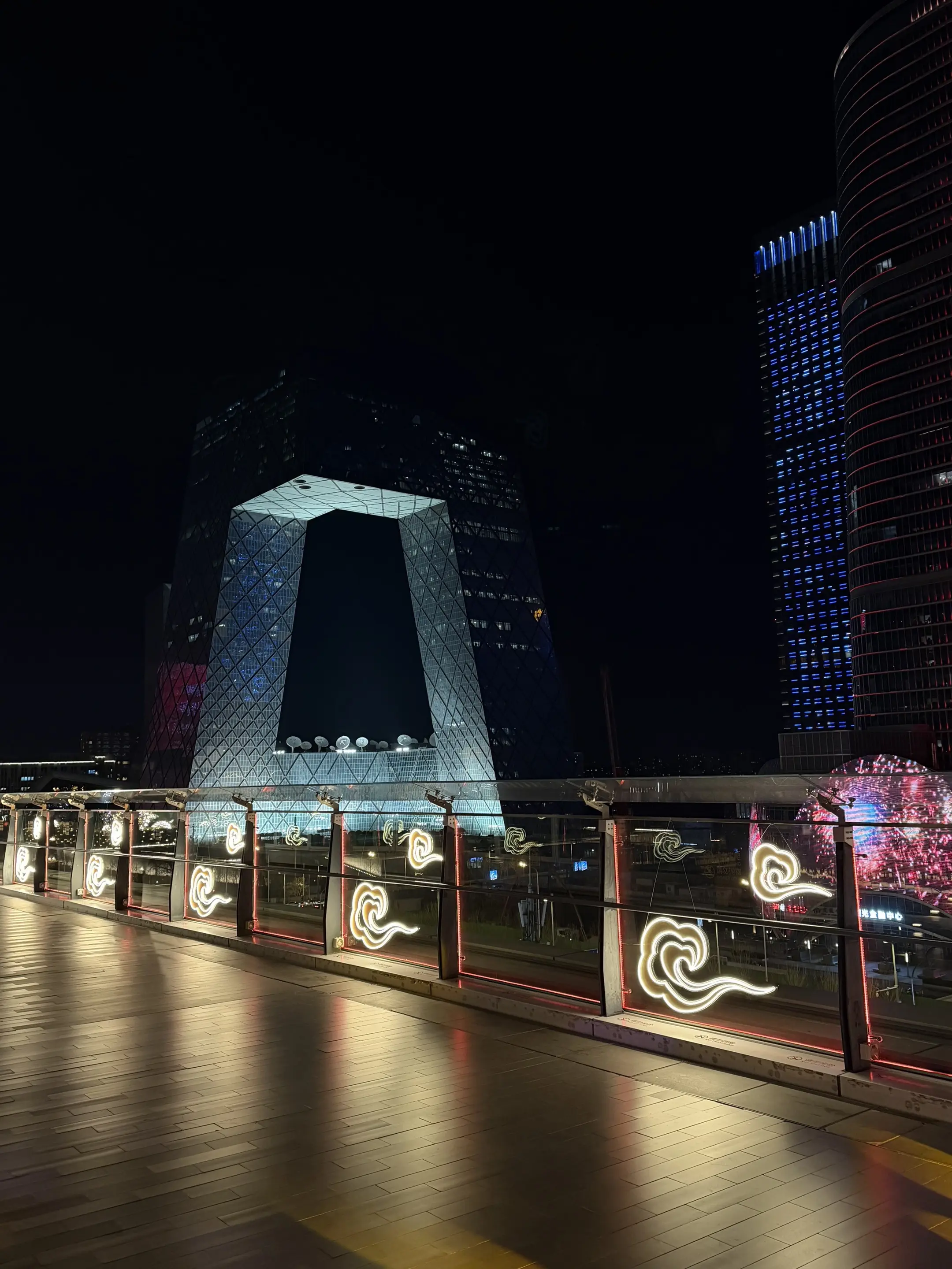 独属于你的香水 尾调竟是我的眼泪