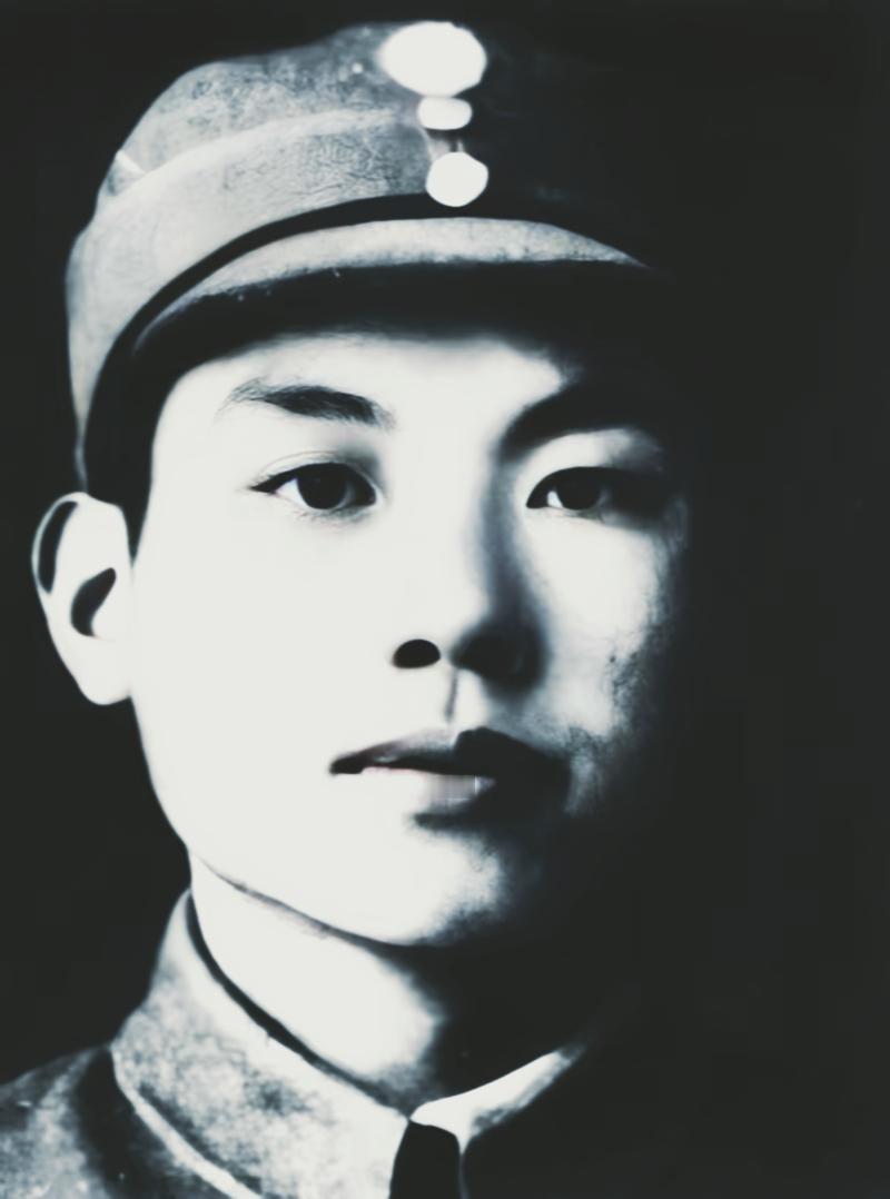 1961年，周总理在钓鱼台偶遇一个落单的少女，就问她：“你爸爸是谁？”少女说：“