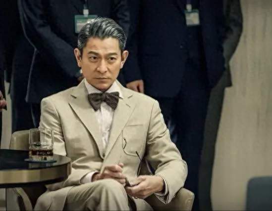 亏4.9亿，刘德华不甘心，耗资2亿，联手超15位明星又带来一部大片