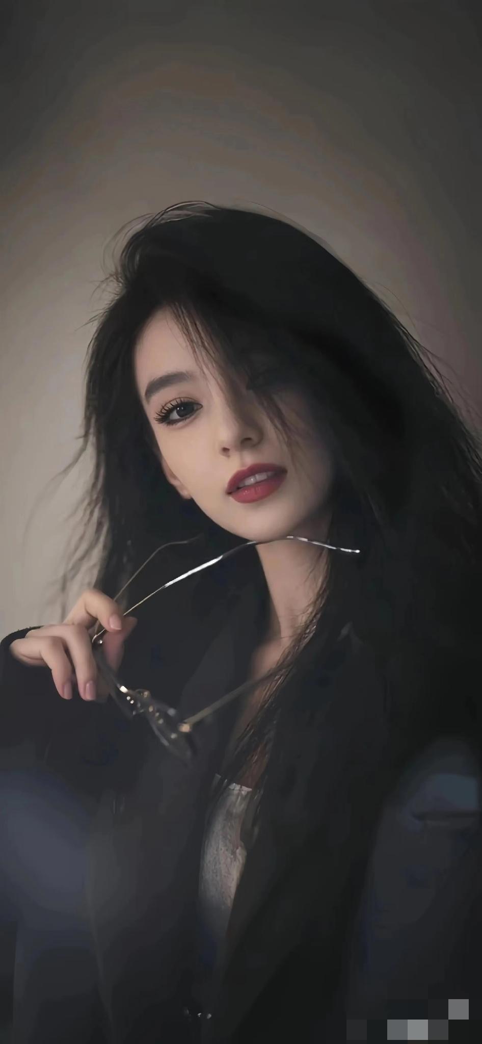 眼镜美女，
这是我最没有抵抗力的……