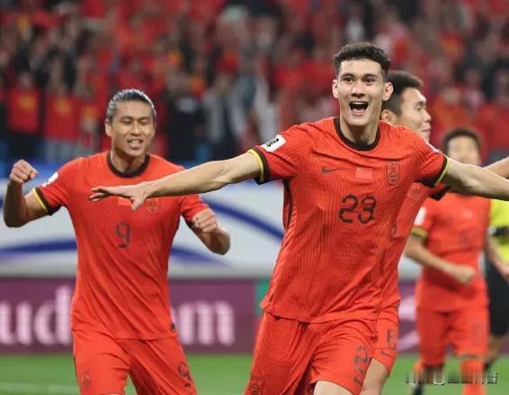 国足需要年轻的血液！

中国足球国家队一直以来都在寻求突破，特别是在国际大赛中的