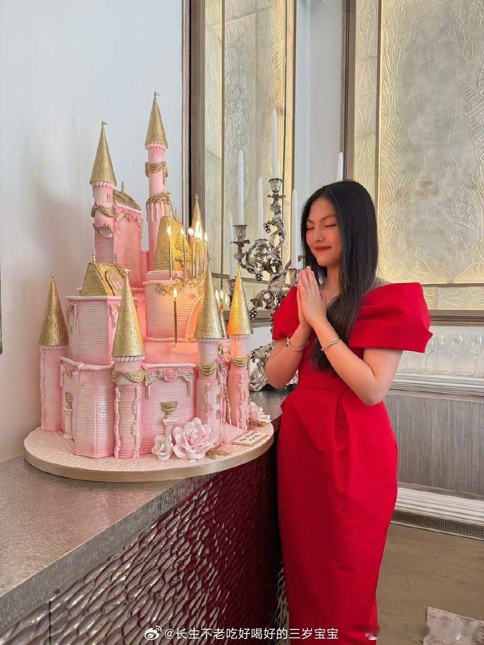 王诗龄没发和王岳伦的合照爱的方式不止一种呀！祝福Angel生日快乐，永远被爱包围