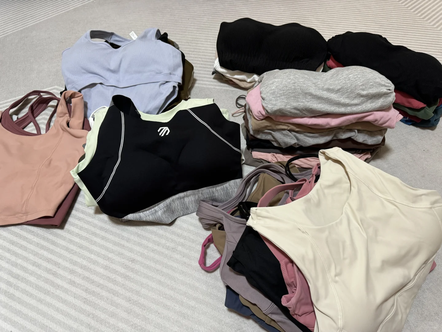 简直了 衣柜快塞不下了