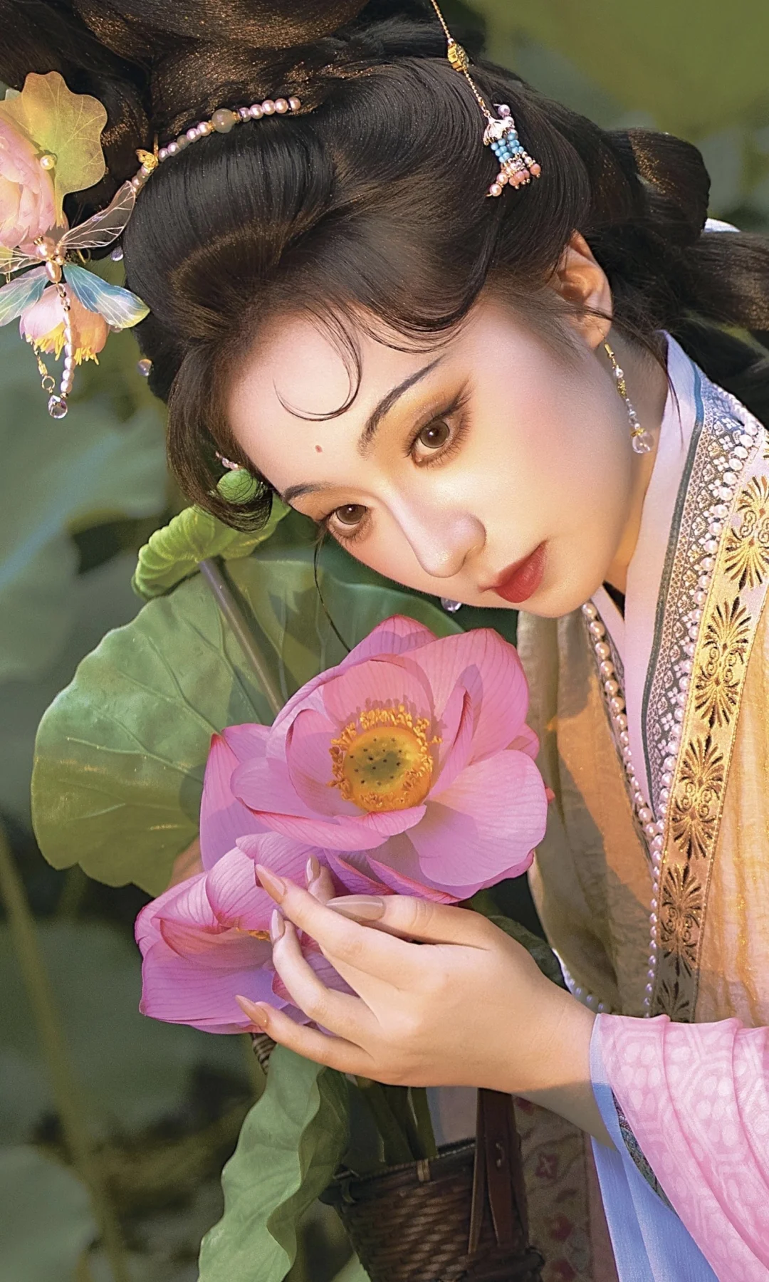 “晚风吻尽荷花叶”｜🪷