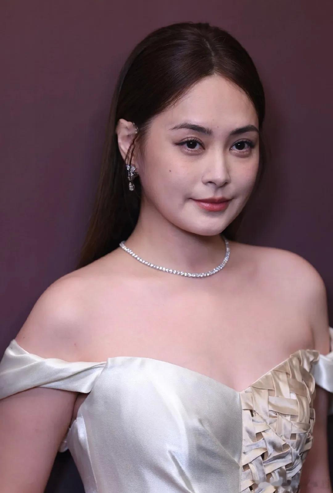 阿娇真的有点可惜了，一个被自己耽误的顶级美女！以阿娇的颜值在娱乐圈可以说不输刘亦