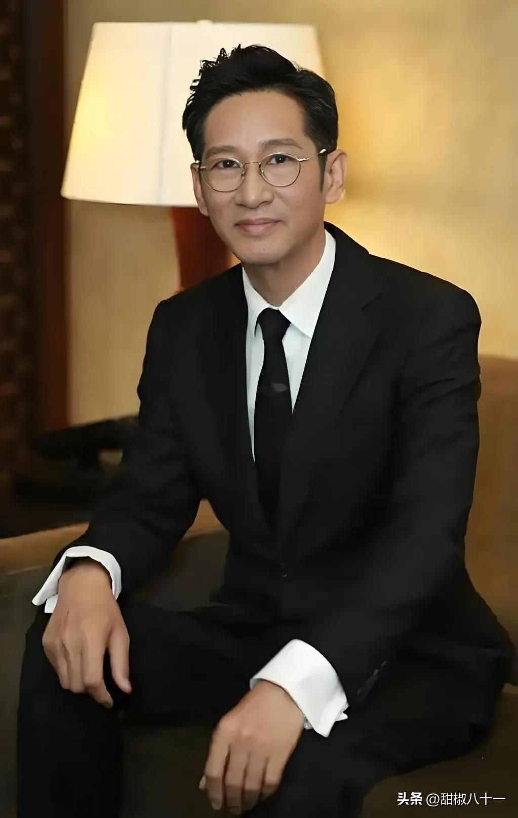 电视剧《以法之名》最圆滑的，

不是市局局长许言午，

也不是一直唯唯诺诺的洪亮