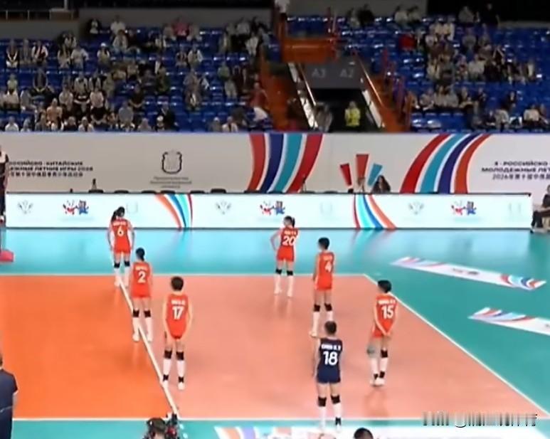 中俄青少年运动会，中国女排1-3不敌俄罗斯。首发阵容二传韩耀轩（山东）、主攻陈睿