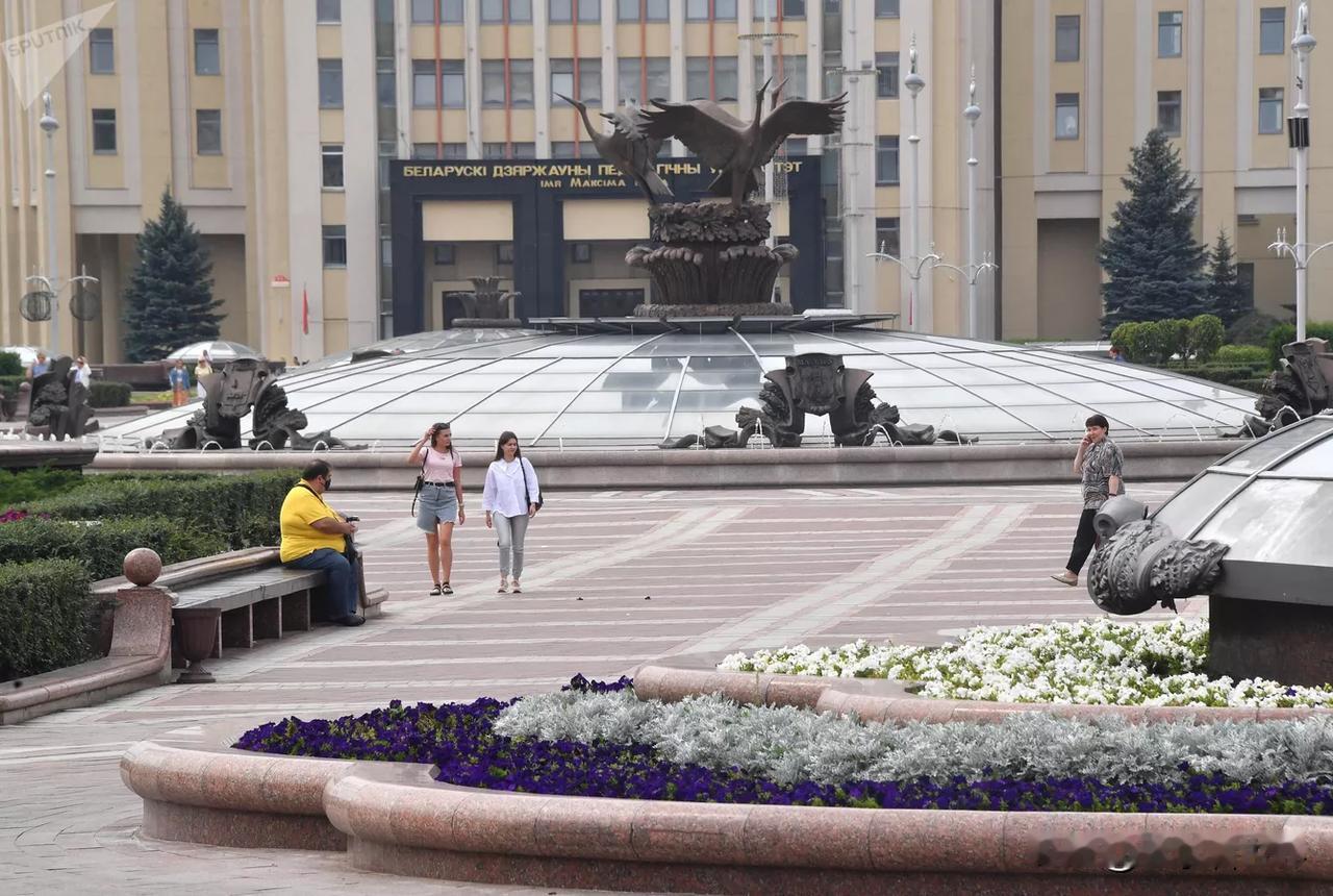 【白俄罗斯克格勃最新报告：西方每天都在监控该国】
明斯克时间2025年12月24