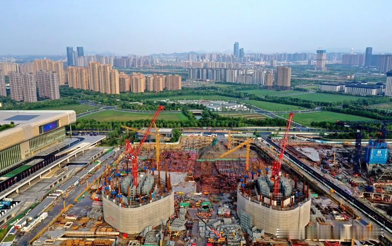 杭州楼市在2025年完美收官。
2025年的杭州楼市堪称出色，纵观全国众多城市，