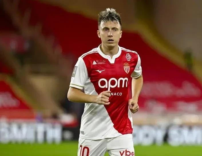 南特激战摩纳哥，3 - 5惜败难掩斗志
南特与摩纳哥的本轮对决堪称精彩，双方大打