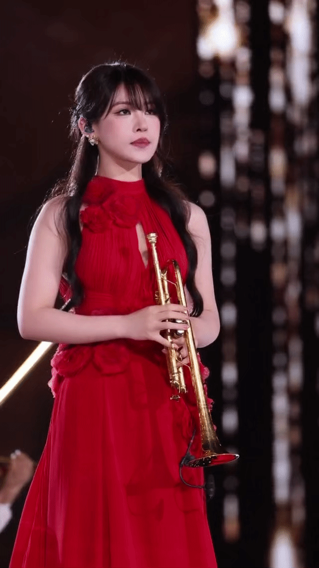 这小号吹得我是丝毫不敢分神 原来让人“丝毫不敢分神”的，不仅是高超的技艺，更是演