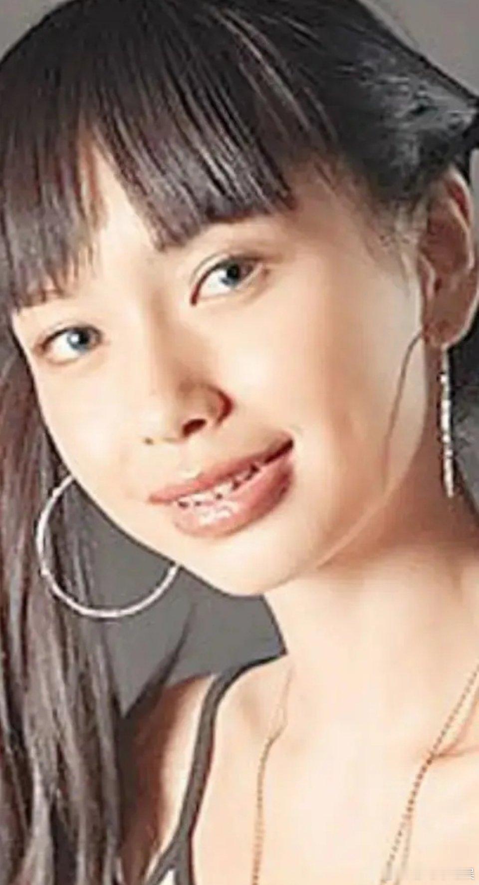 没想到杨颖早期长这样 ​​​