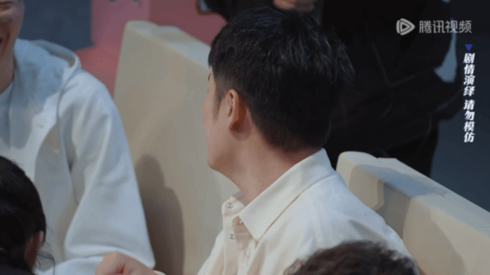 陈赫被拔腿毛陈赫养了好几年的腿毛被拔了 陈赫在《奋斗吧人生》这段看得人又想笑又心