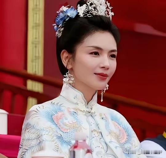 刘涛演妈祖，哪是单靠演技？掷圣杯三连中，还有金光罩身——这事听着玄，结合湛江那档