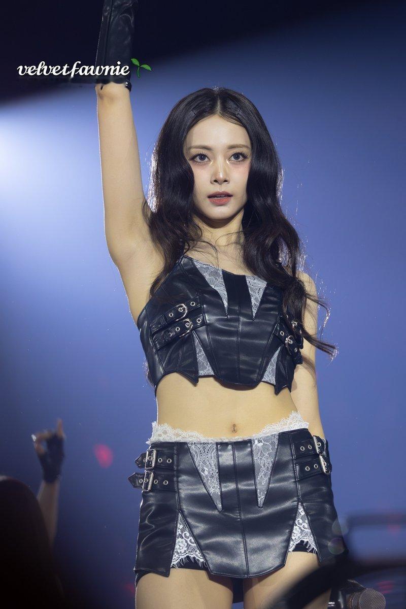 周子瑜 好神圣吧©️velvet_fawnie 