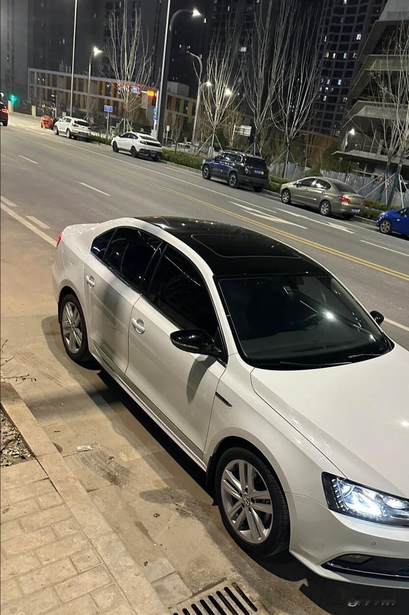 你在买人生第一辆车时，
是不是每天都像这样的纠结？
自我决定：买一辆油车，油车用