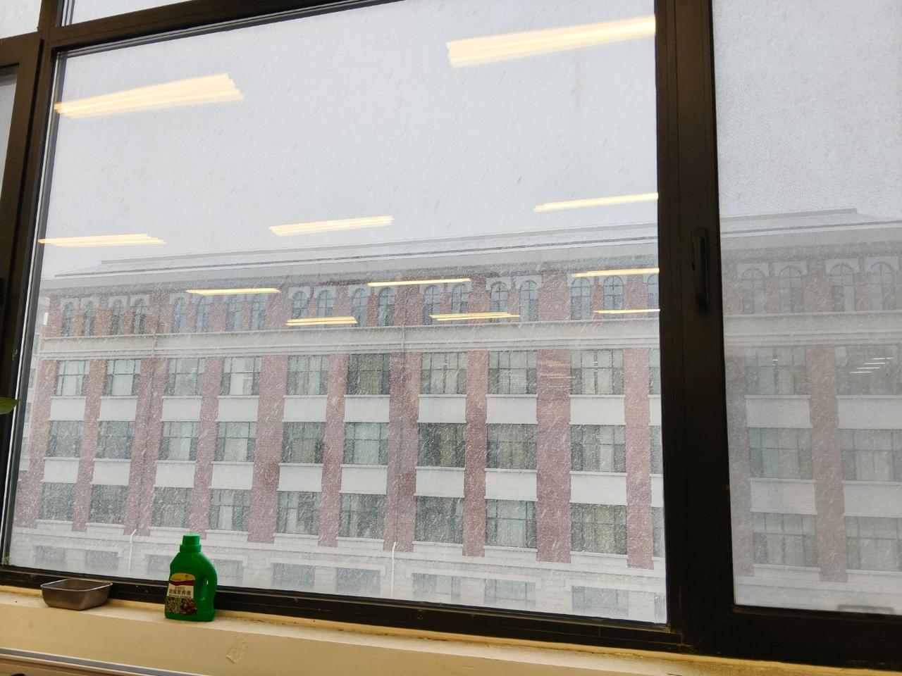 特没谱：  吾观其如插标卖首耳！


《三国演义》中关公在曹操帐下对阵颜良，颜良