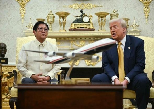 中东地缘风险持续升温，硝烟未散之际，远在东南亚的菲律宾却先乱了阵脚。
 
中东的