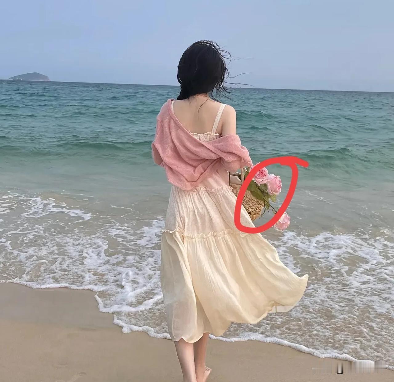 上联：千层高山千层雾
下联:百户人家百户烟