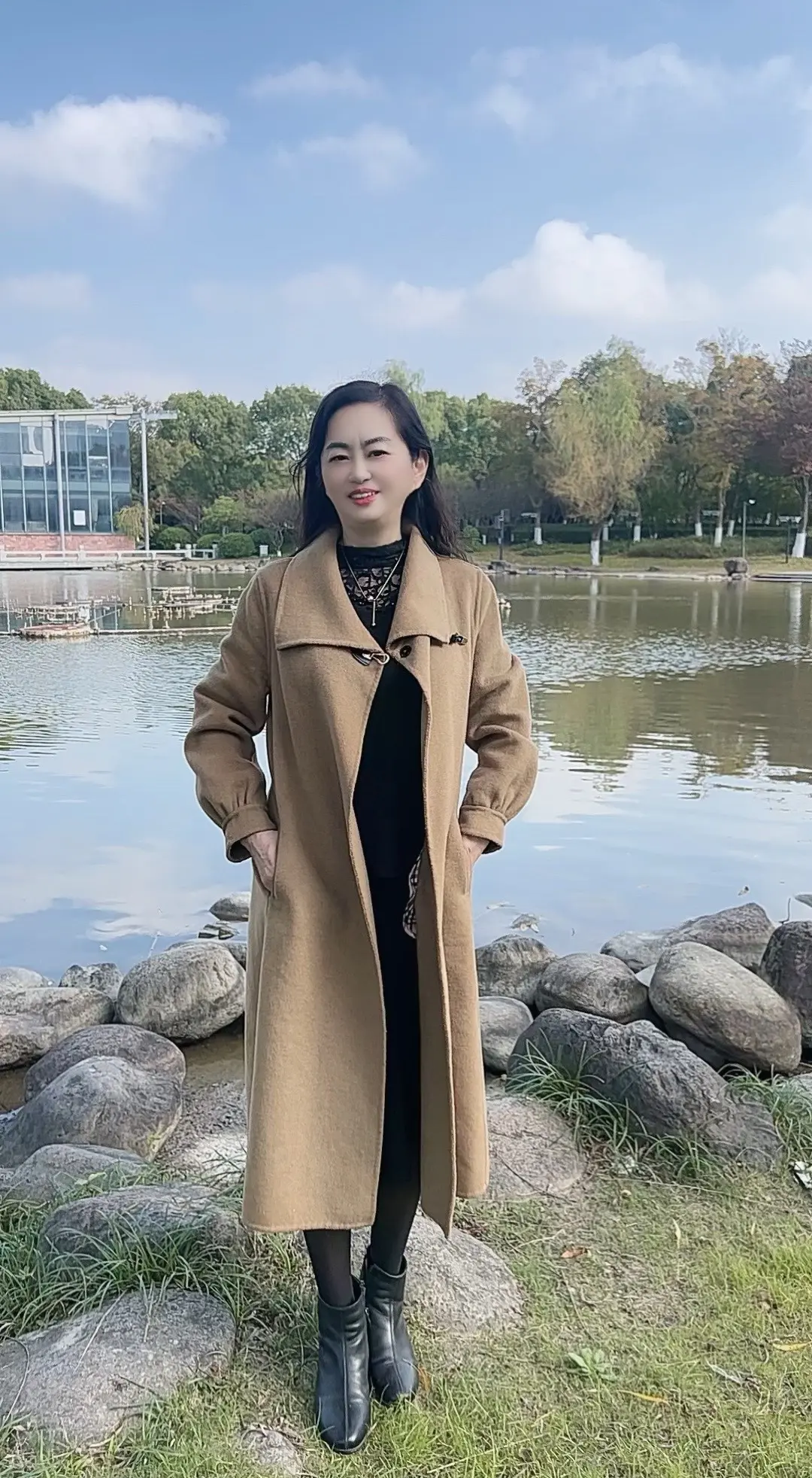 穿搭分享  冬天就要保暖又好看  时髦有风度依然有温度  女人一定要爱美