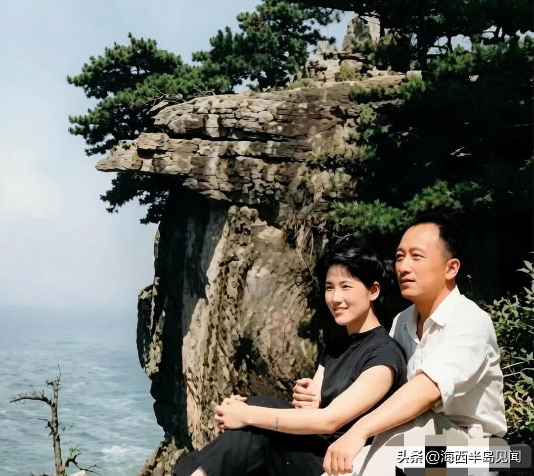 1962年，时年41岁的孙道临与时年36岁的新婚妻子王文娟，在庐山度蜜月的一张合