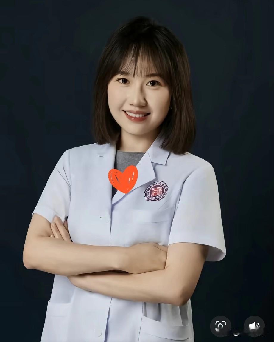 不查不知道，
一查吓傻了！
曾琦医生，湘雅博士出身，一路熬到主任医师，这背后是多