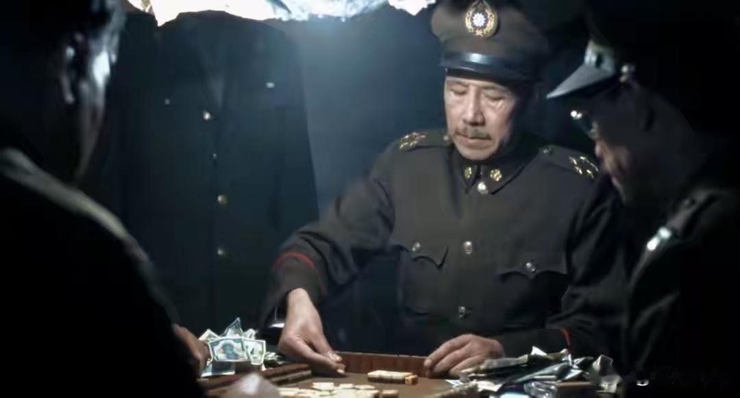 蒋介石牢牢掌控国民党，统治多年，打仗不行，但搞政治、笼络人心绝对是一等一的高手！