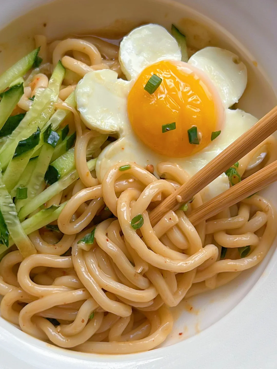 花生酱黄瓜拌乌冬｜夏季简单清爽饮食
