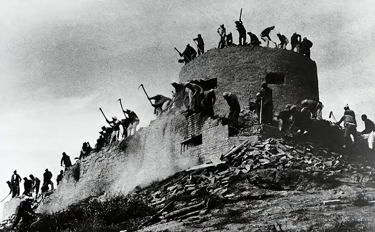 杨成武晚年对聂荣臻坦言：1938年阜平那场血战，最大战果不是歼敌千人，是他亲手撕