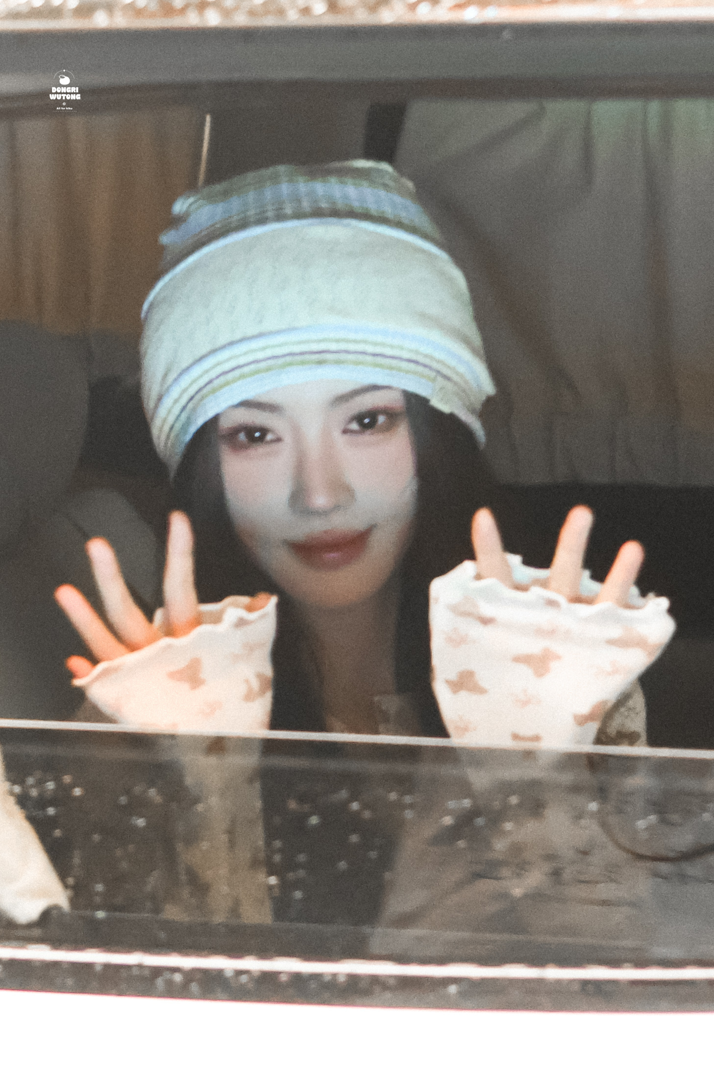 jjy鞠婧祎jjy 鞠婧祎姜黎非“你在迷雾森林轻点晚灯 光透入漫不经心的风中 吹
