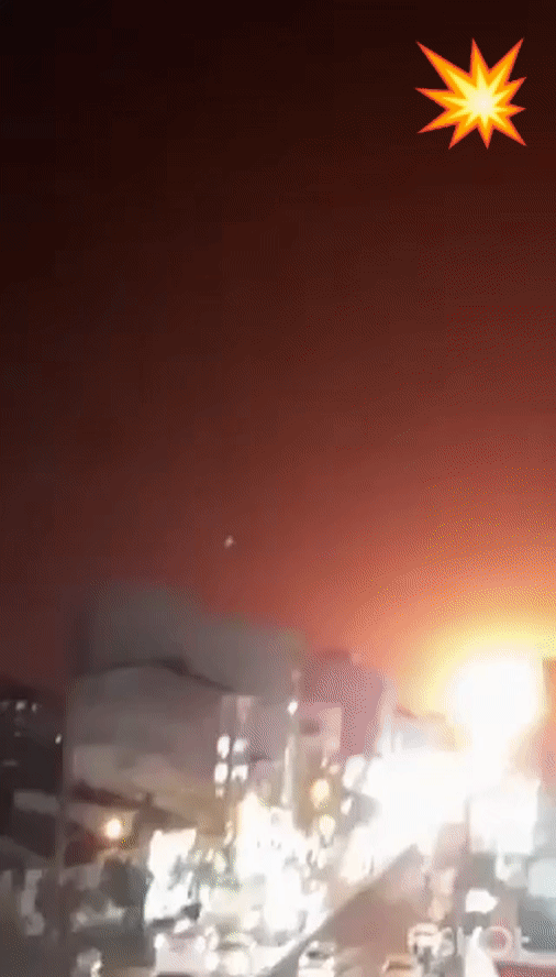 昨夜，鱿鱼空军首次轰炸波斯里海沿岸，直接摧毁波斯海军舰艇，将冲突范围从波斯湾、南