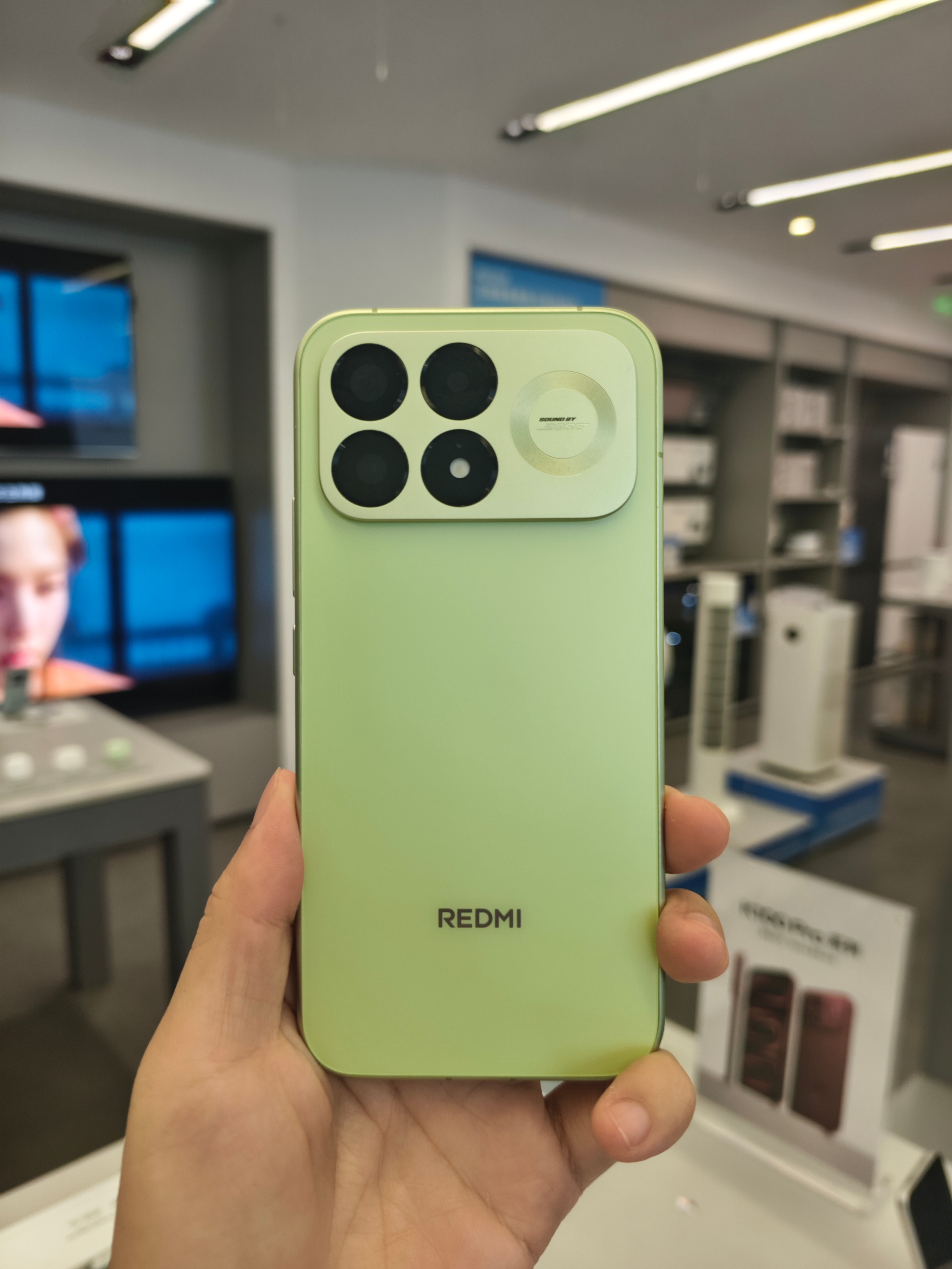 数码闲聊站 小米专卖店体验REDMI K100 Pro! 