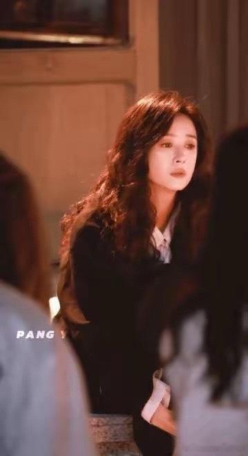 第一次见蒋欣演这么暧昧的吻戏啊啊啊啊啊刘芮麟你小子福气也太好了吧😭，能被蒋欣这