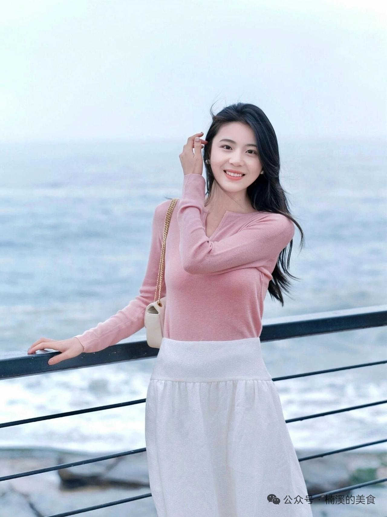 向下生根，向上开花，不负生活，不负自己。